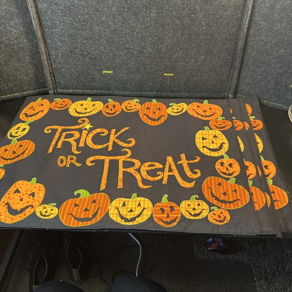 4 Vintage 1990/2000's Halloween Trick Or Treat Placemats Jack O Lantern Pumpkins